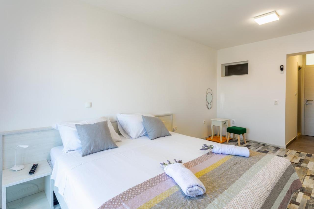 Luksa - Zf Hvar Apartamento *