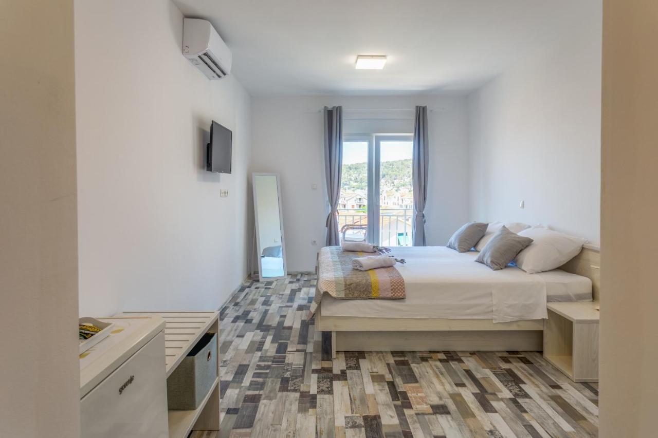 Luksa - Zf Hvar Hvar Town